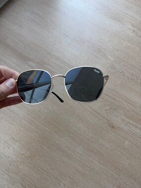 Quay Oversized Round Metal Sunglasses - Gold Frame with Dark Lenses